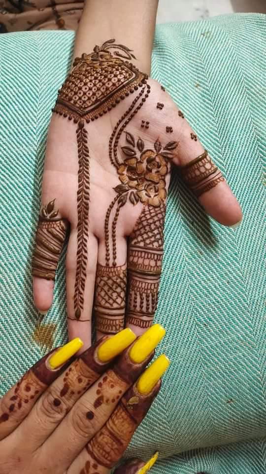 mehndi-designs-unveiling-the-beauty-of-wedding-mehndi-and-captivating-mehndi-art-1689176358