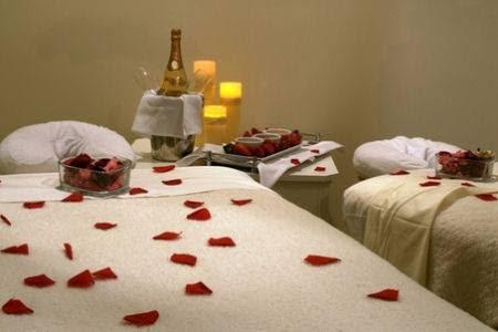 2 massage beds decorated for a couple for the occasion of Valentine’s Day | Wedifys