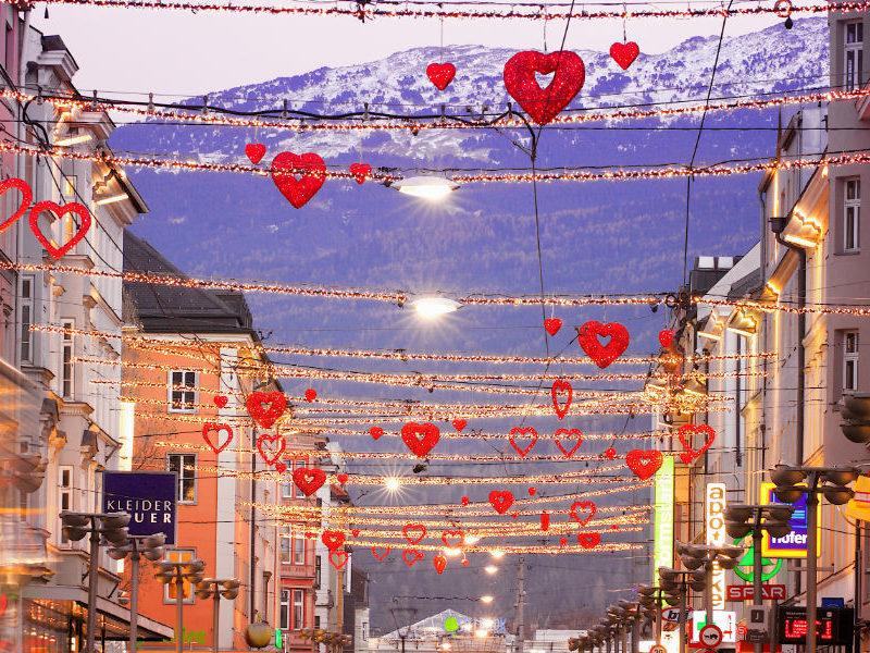 a small town decorated for Valentine’s Day | Wedifys