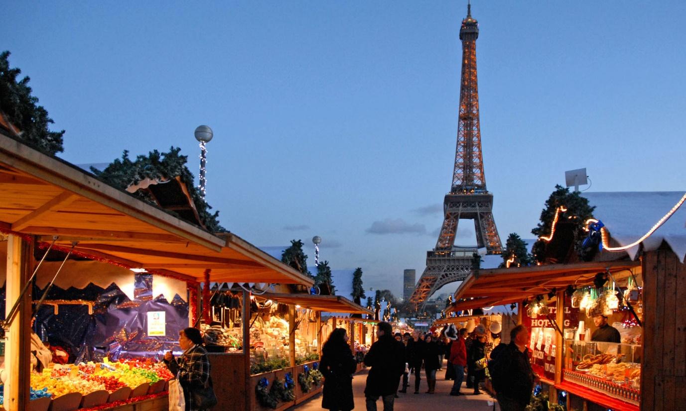 Food stalls for Christmas in Paris