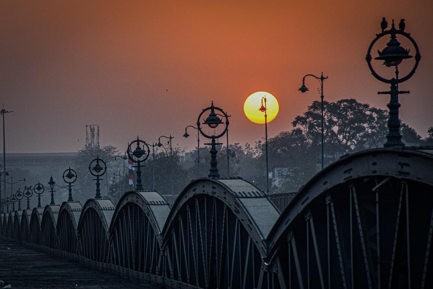 the historical Ellis Bridge at sunset | Wedifys