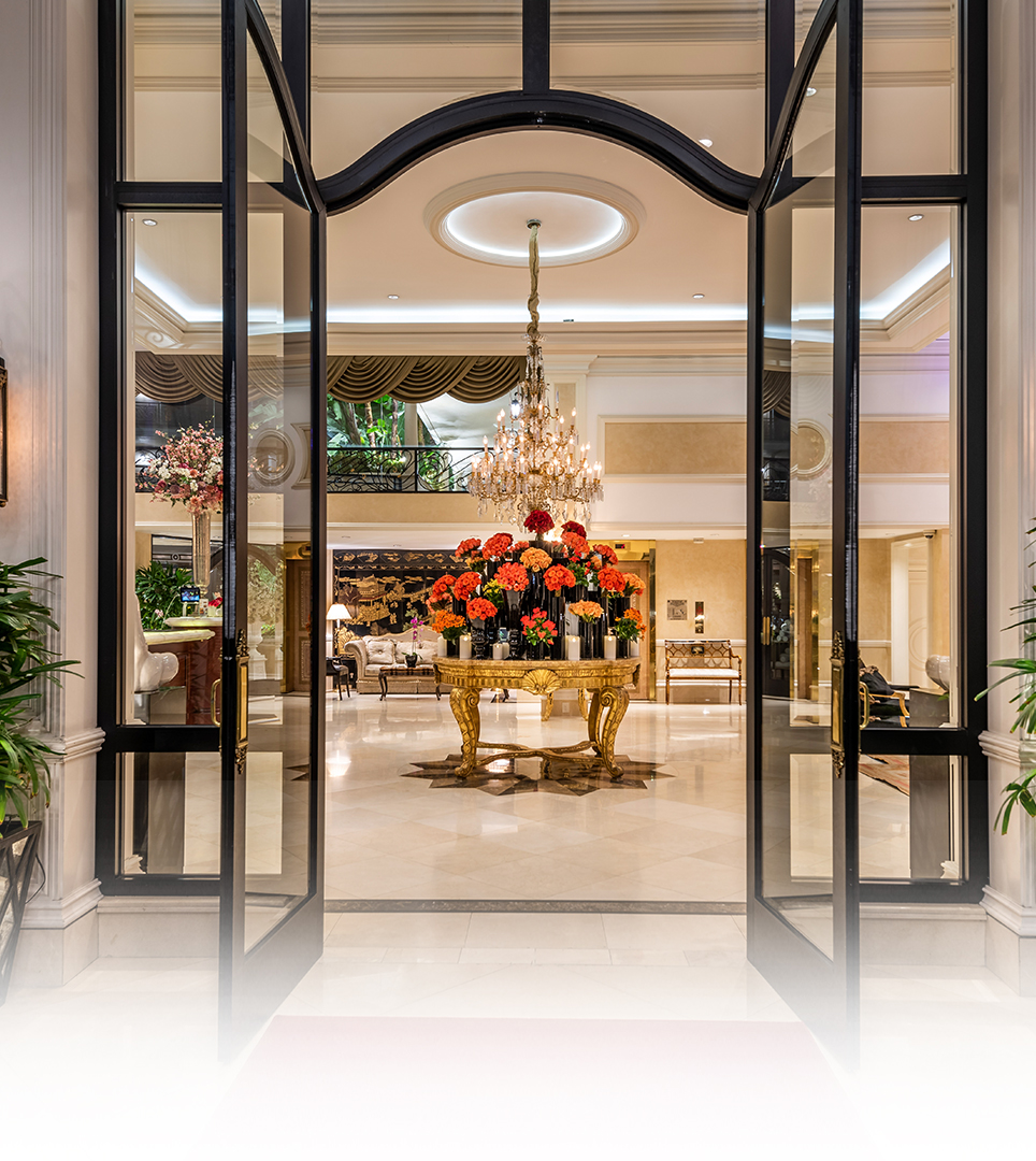 lobby of the Beverly Hills Hotel in California | Wedifys