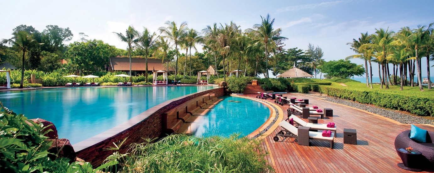 open-air swimming pool of the Phulay Bay, a Ritz-Carlton Reserve | Wedifys