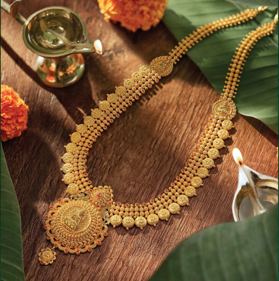 Gold traditional jewelry line by Reliance Jewels | Wedifys