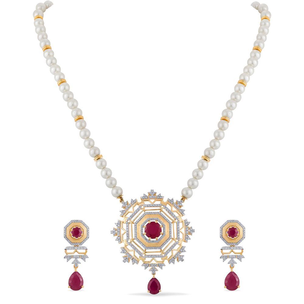 14 Karat Gold and diamond necklace set by Reliance Jewels | Wedifys