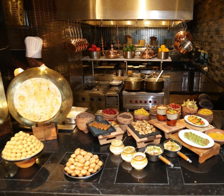 Courtyard by Marriott Agra breakfast buffet | Wedifys
