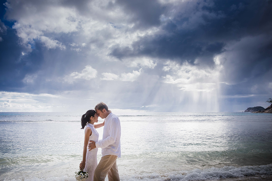 pre-wedding photoshoot in Seychelles waters | Wedifys