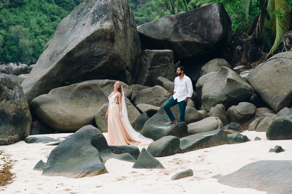 pre wedding photoshoot in Seychelles | Wedifys