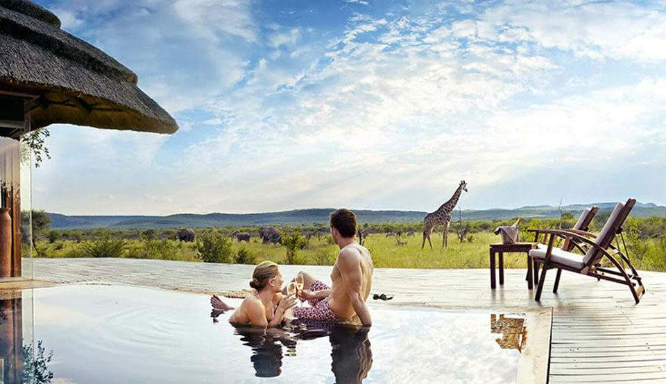 infinity pool in a hut in South Africa | Wedifys