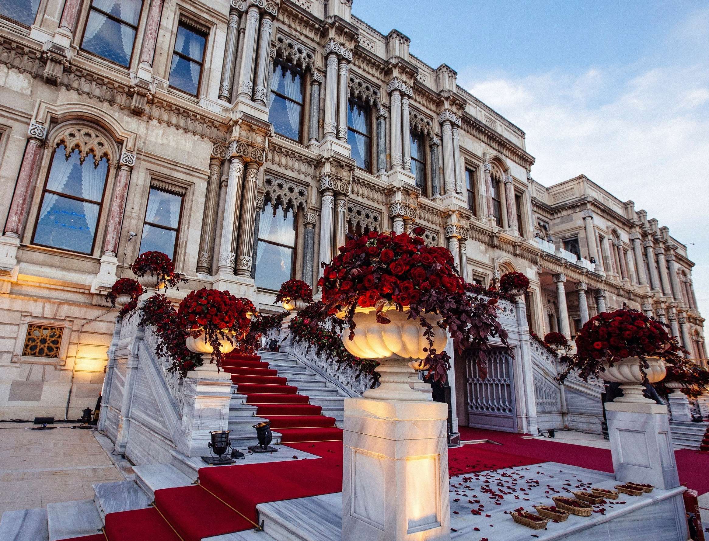Ciragan Palace decorated in red for a wedding | Wedifys