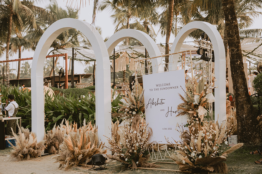 2 states inspired beach wedding décor | Wedifys
