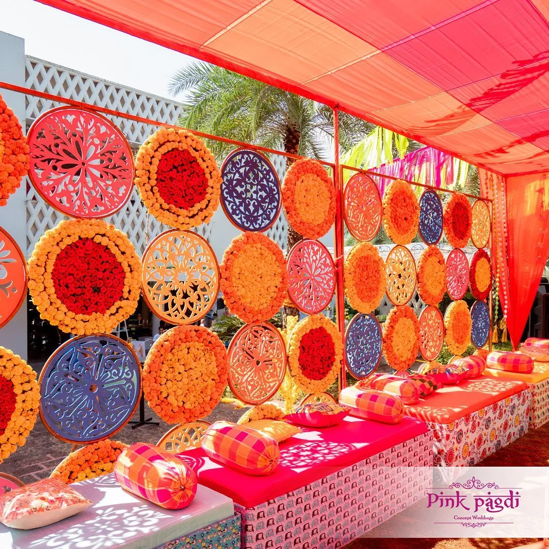 vibrant colors for Indian mehndi décor | Wedifys