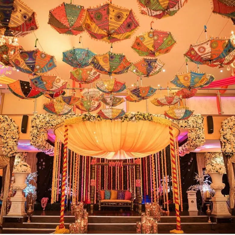 umbrella décor Indian mehndi | Wedifys