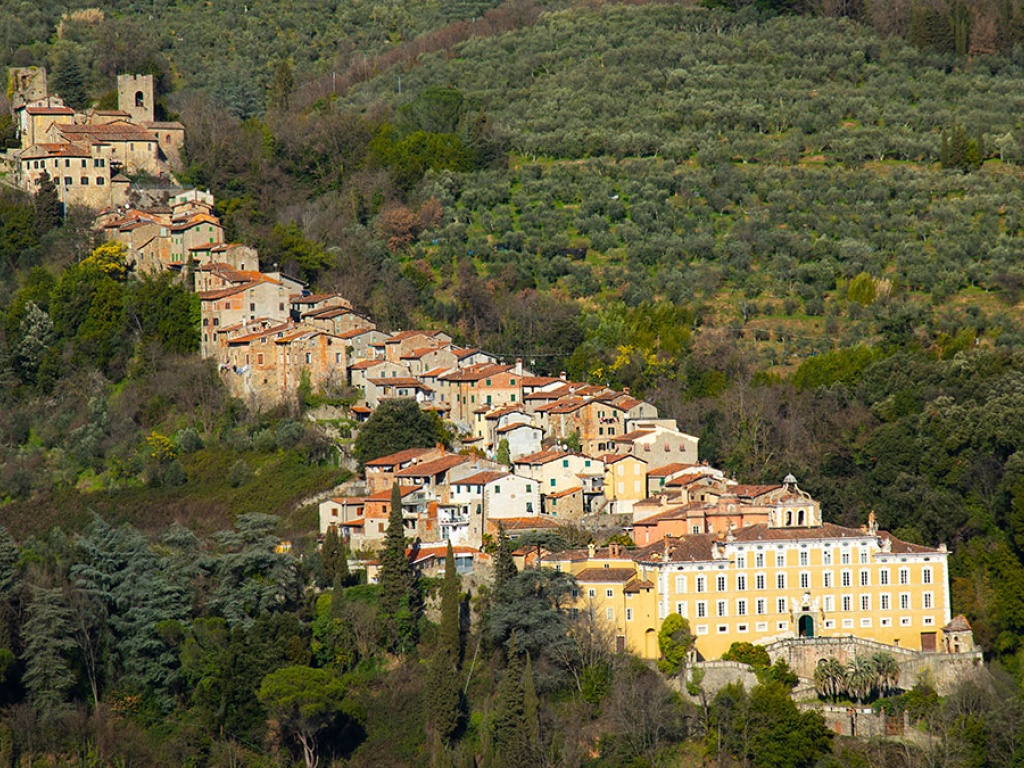 Collodi, a village in Tuscany situated on a mountain | Wedifys