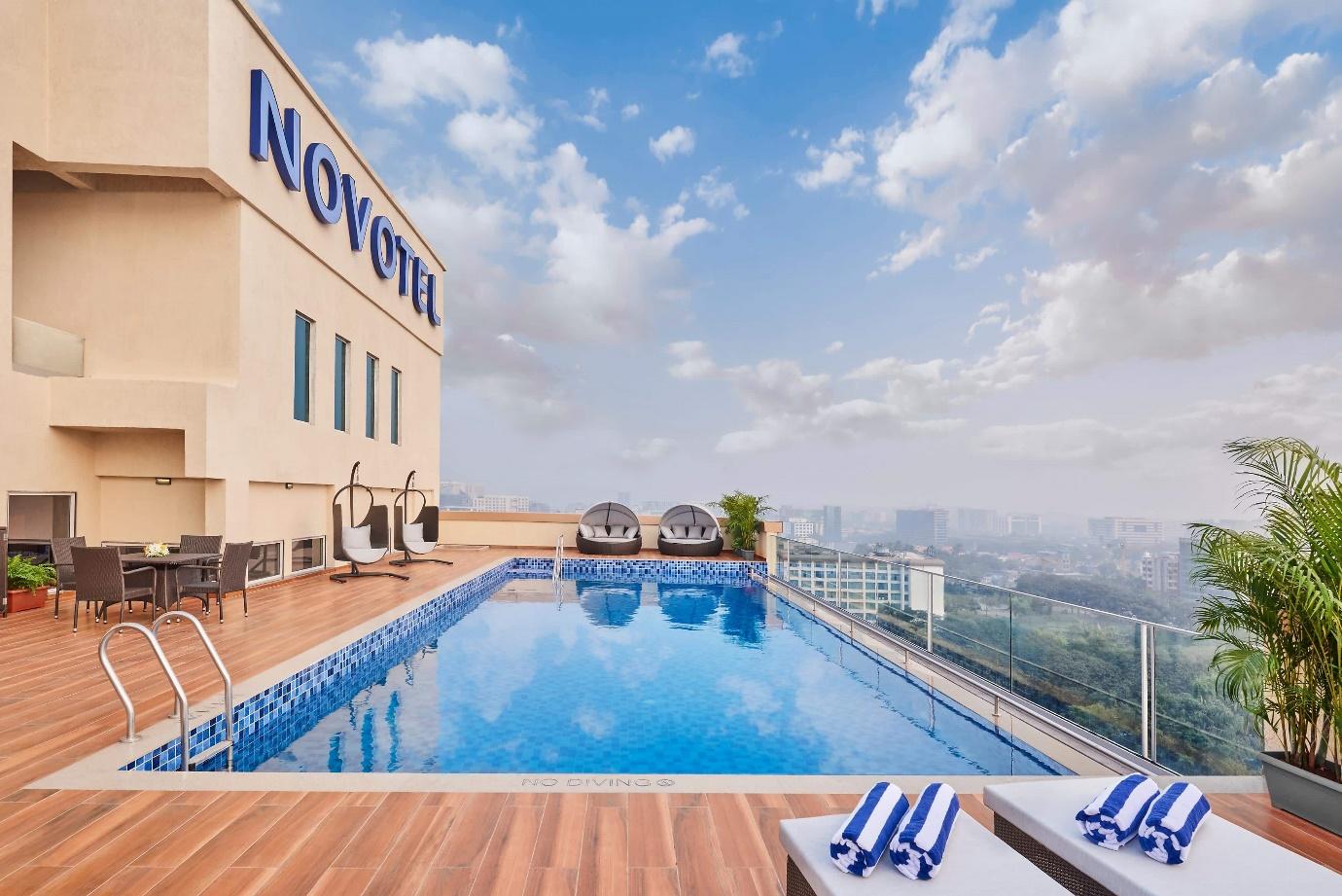 poolside of the Novotel Hotel in Mumbai | Wedifys