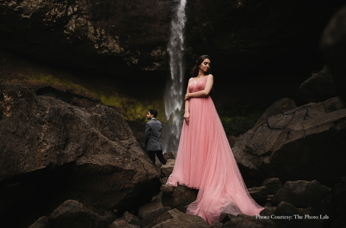 Sneha and Jignesh in their pre-wedding photoshoot near Pune, India | Wedifys