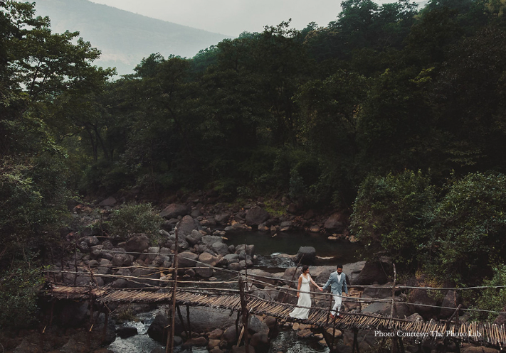 Sneha and Jignesh in their pre-wedding photoshoot near Pune, India | Wedifys