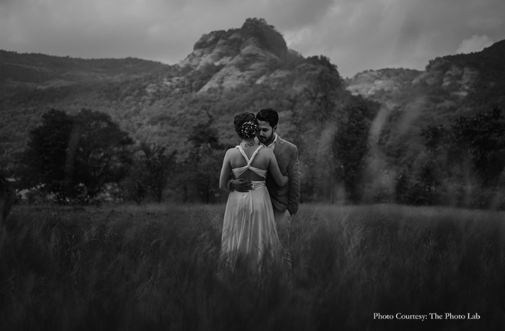 Sneha and Jignesh in their pre-wedding photoshoot near Pune, India | Wedifys