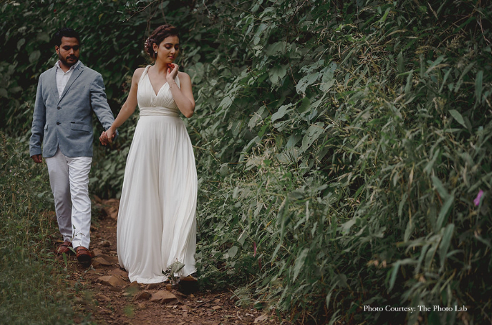 Sneha and Jignesh in their pre-wedding photoshoot near Pune, India | Wedifys