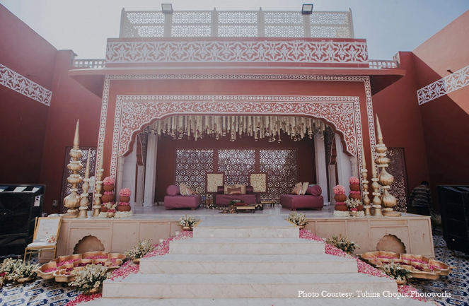 wedding stage at the ITC Rajputana for Vikram and Rhea’s wedding | Wedifys