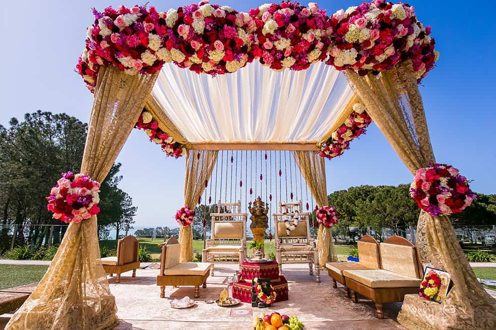 a beautiful mandap décor at the Damanganga Valley Resort in Silvassa, India | Wedifys