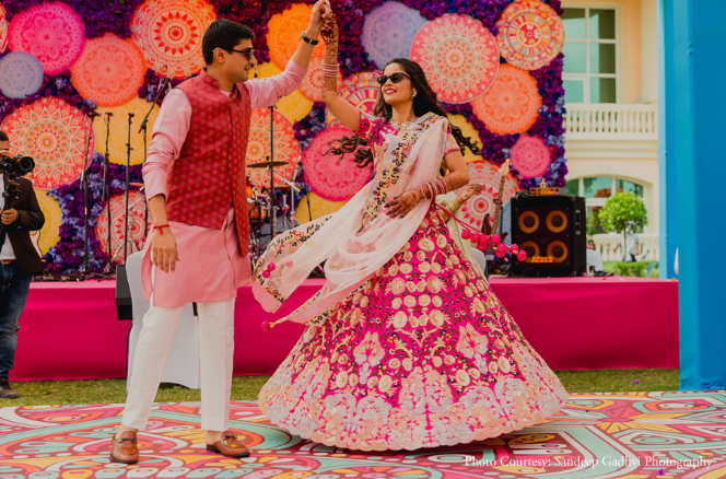 Aneri and Kashyap in their Mehndi celebrations at Emerald Kempinski, Dubai | Wedifys