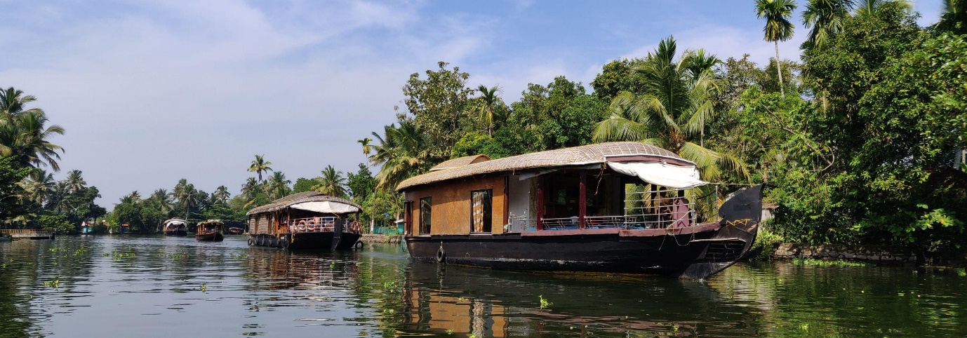 a view of Alleppey Palace in Kerala, India | Wedifys