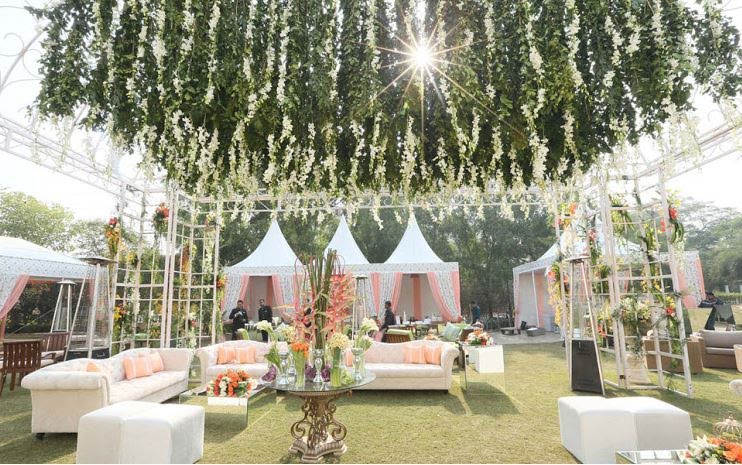 floral wedding décor at the Palms Town & Country Club, Gurugram | Wedifys