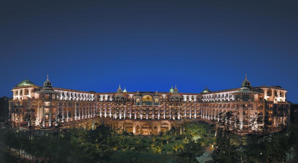outside view of The Leela Palace in Bangalore | Wedifys