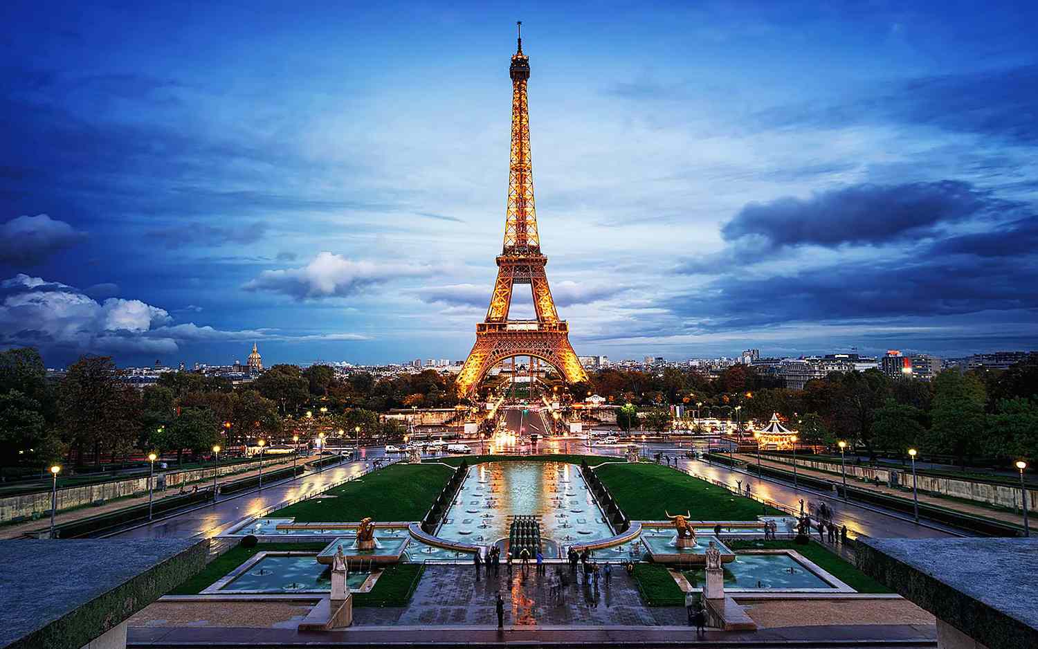 scenic view of the Eiffel Tower in Paris, France | Wedifys