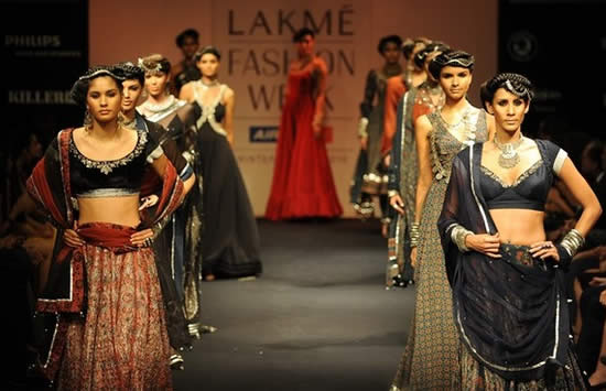 models showcasing Anita Dongre’s dresses for LFW Rajasthan | Wedifys