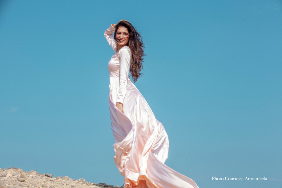 Heena in her pre-wedding photoshoot in Oman | Wedifys