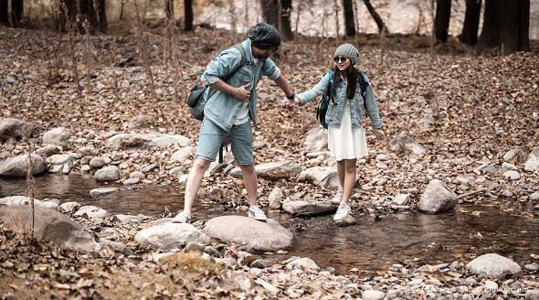 Apoorvi and Rohit in their pre-wedding photoshoot in Himachal | Wedifys