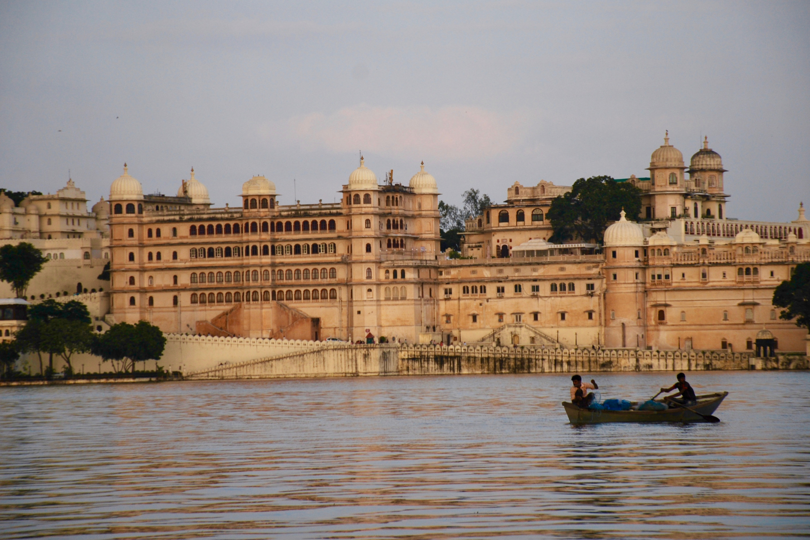 outside view of the City Palace in Udaipur | Wedifys