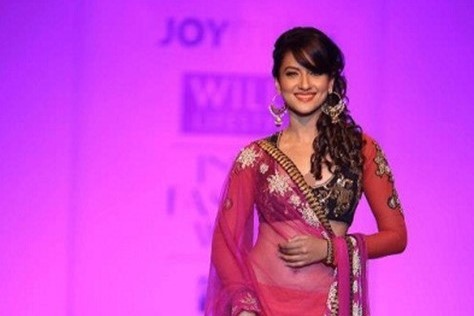 Joy-Mitra-Bollywood-Inspired-Collection-at-Wills-Lifestyle-India-Fashion-Week-Autumn-Winter-2013
