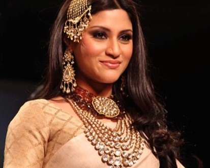 Highlights-from-Amrapali-Jewelry-Exhibition-at-the-India-International-Jewellery-Week-2010