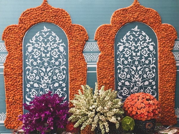 Unique-Indian-Mehndi-Décor-with-Autumn-Hues-A-Floral-Extravaganza