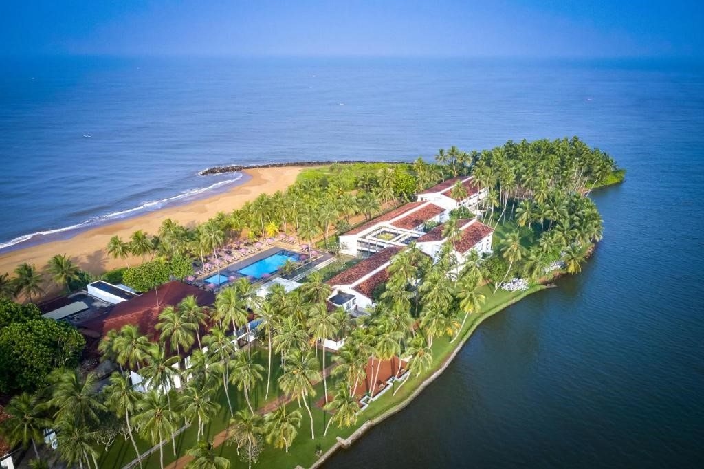 Picturesque-Reasons-Why-you-Should-Tie-the-Knot-at-AVANI-Kalutara-Resort-in-Sri-Lanka