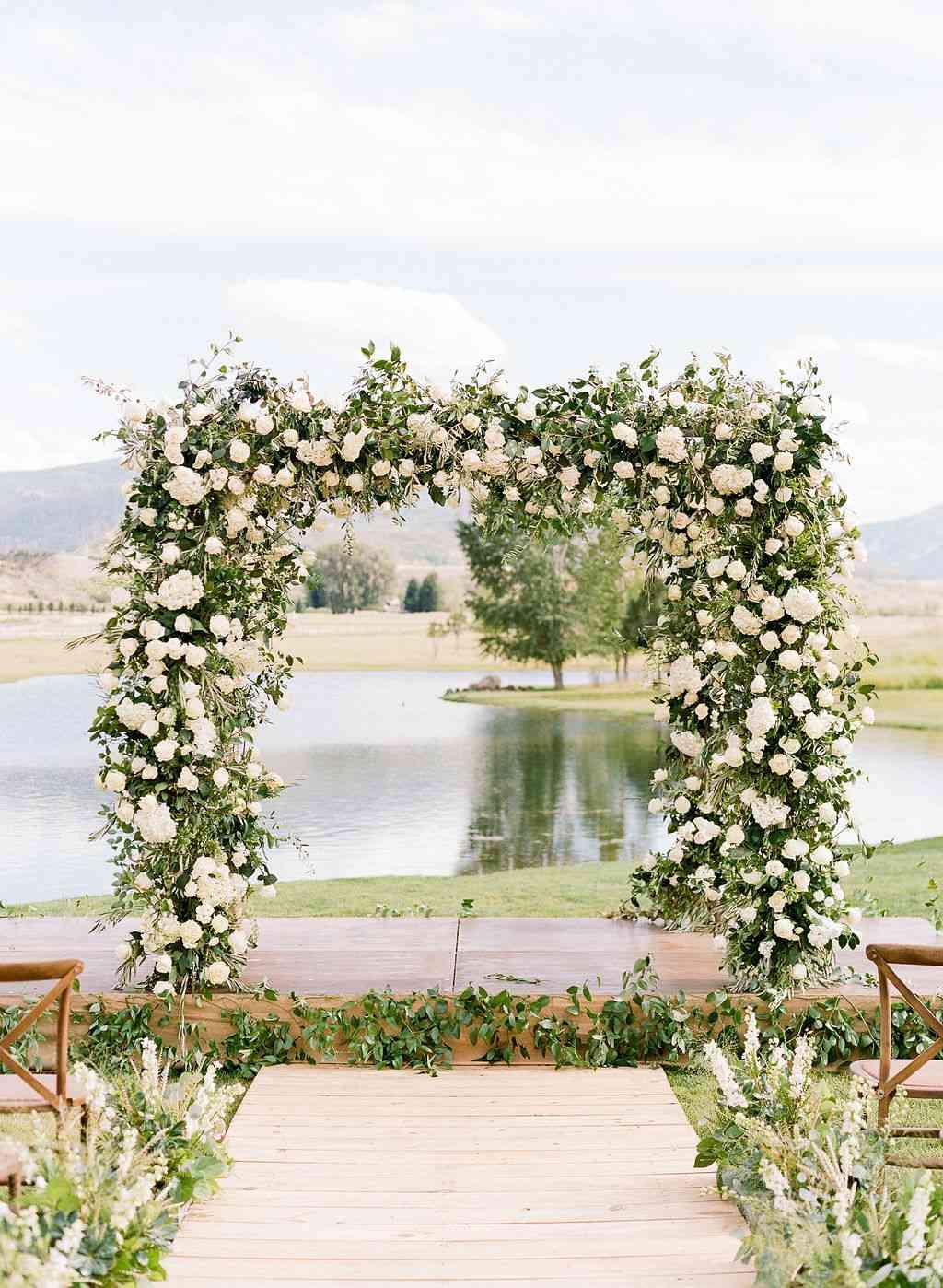 10-Enchanting-Floral-Decor-Ideas-for-Your-Fairytale-Wedding