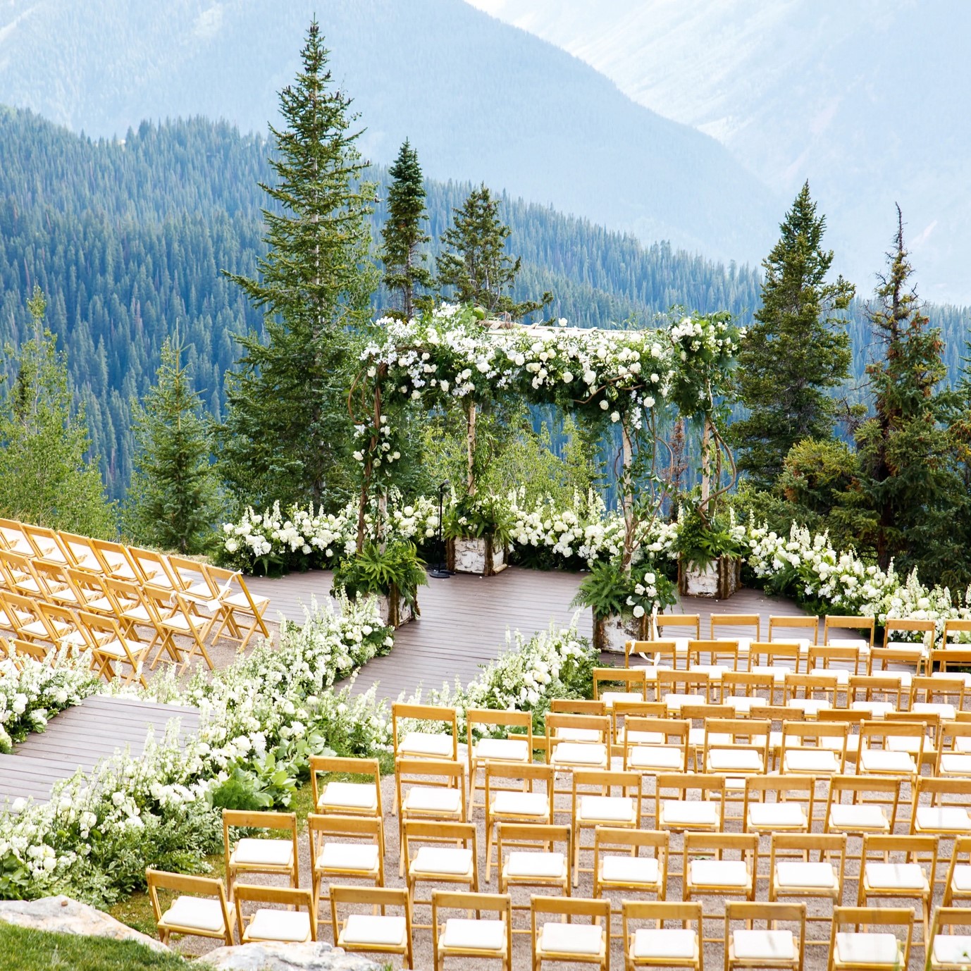 Unveiling-10-Luxurious-Resorts-for-Your-Dream-Wedding
