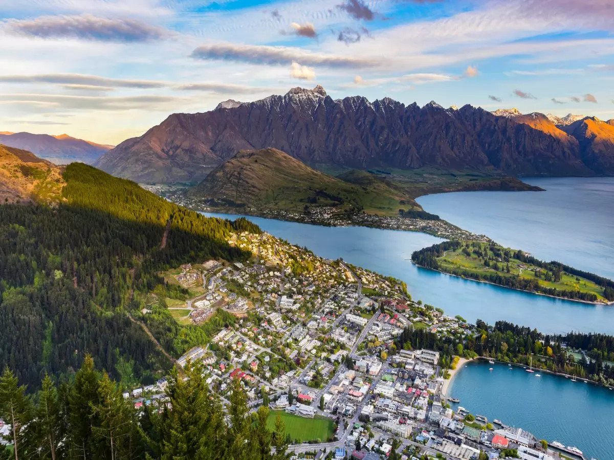 6-Romantic-Adventures-for-Couples-in-New-Zealand-Majestic-Mountains